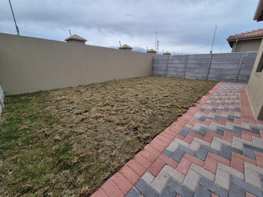 To Let 2 Bedroom Property for Rent in Stellendale Western Cape
